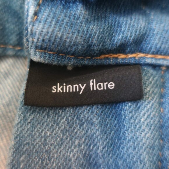 Gucci Cropped Skinny Flare Cuffed Jeans Light Blue Denim Size 40 - Picture 9 of 13